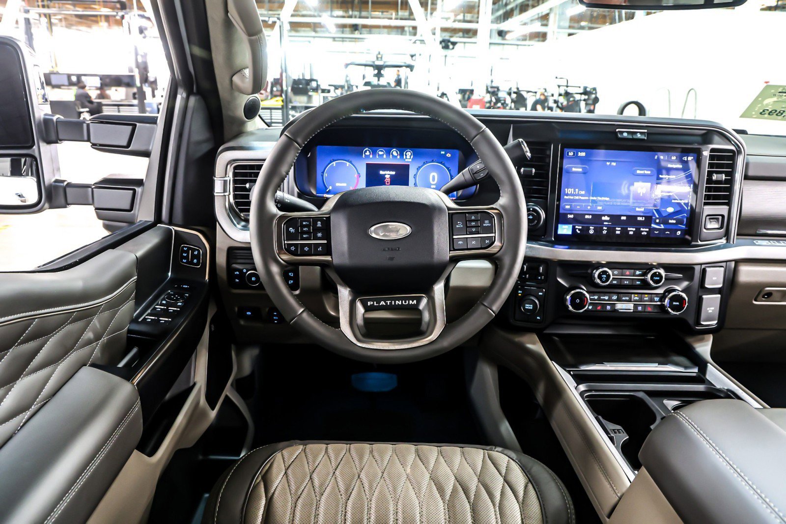Used 2026 Ford F450 Platinum w/ Platinum Plus Package AWD/4WD image 5