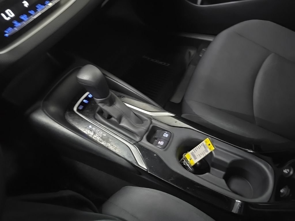 Used 2020 Toyota Corolla LE FWD image 26