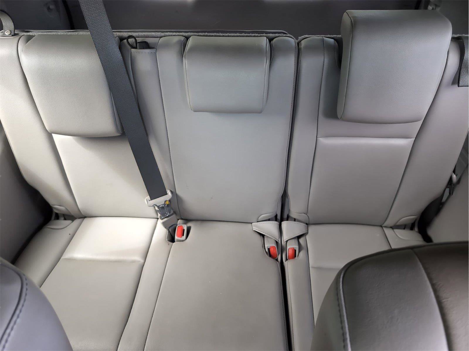 Used 2019 Toyota Highlander XLE AWD/4WD image 34