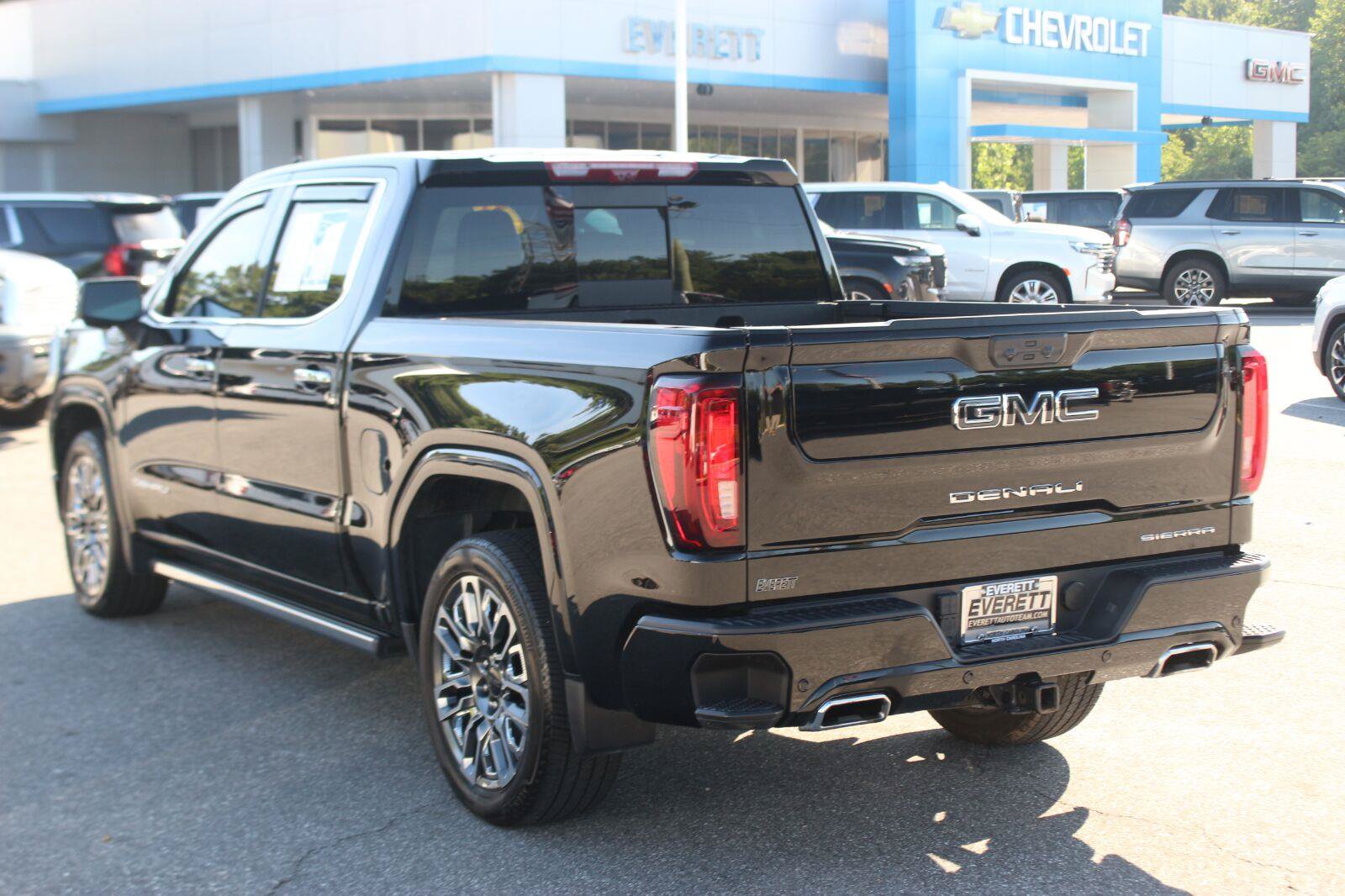 Used 2024 GMC Sierra 1500 Denali Ultimate AWD/4WD image 5