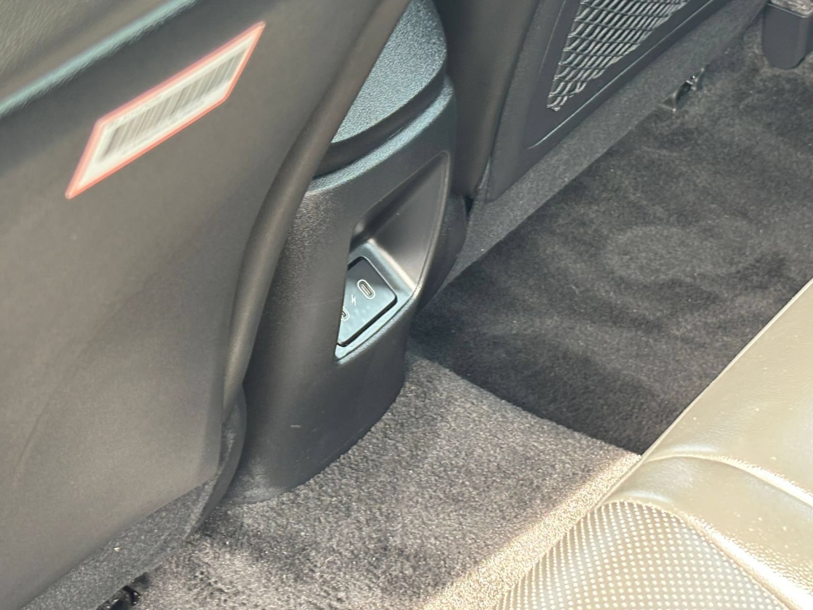 Used 2025 Hyundai Elantra Limited FWD image 23