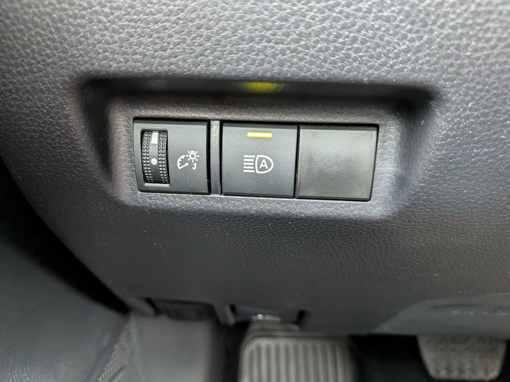 Certified 2025 Toyota RAV4 LE image 10