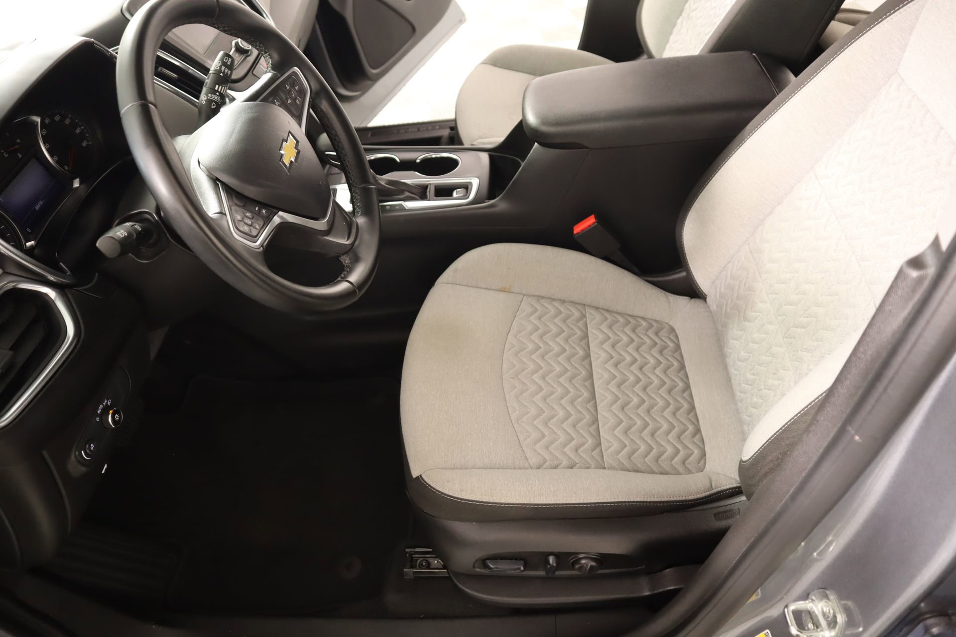 Used 2023 Chevrolet Equinox LT w/ Driver Convenience Package image 11