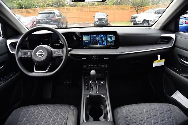 New 2026 Nissan Kicks SV w/ SV Premium Package image 7