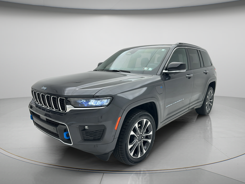Used 2023 Jeep Grand Cherokee Overland AWD/4WD image 3