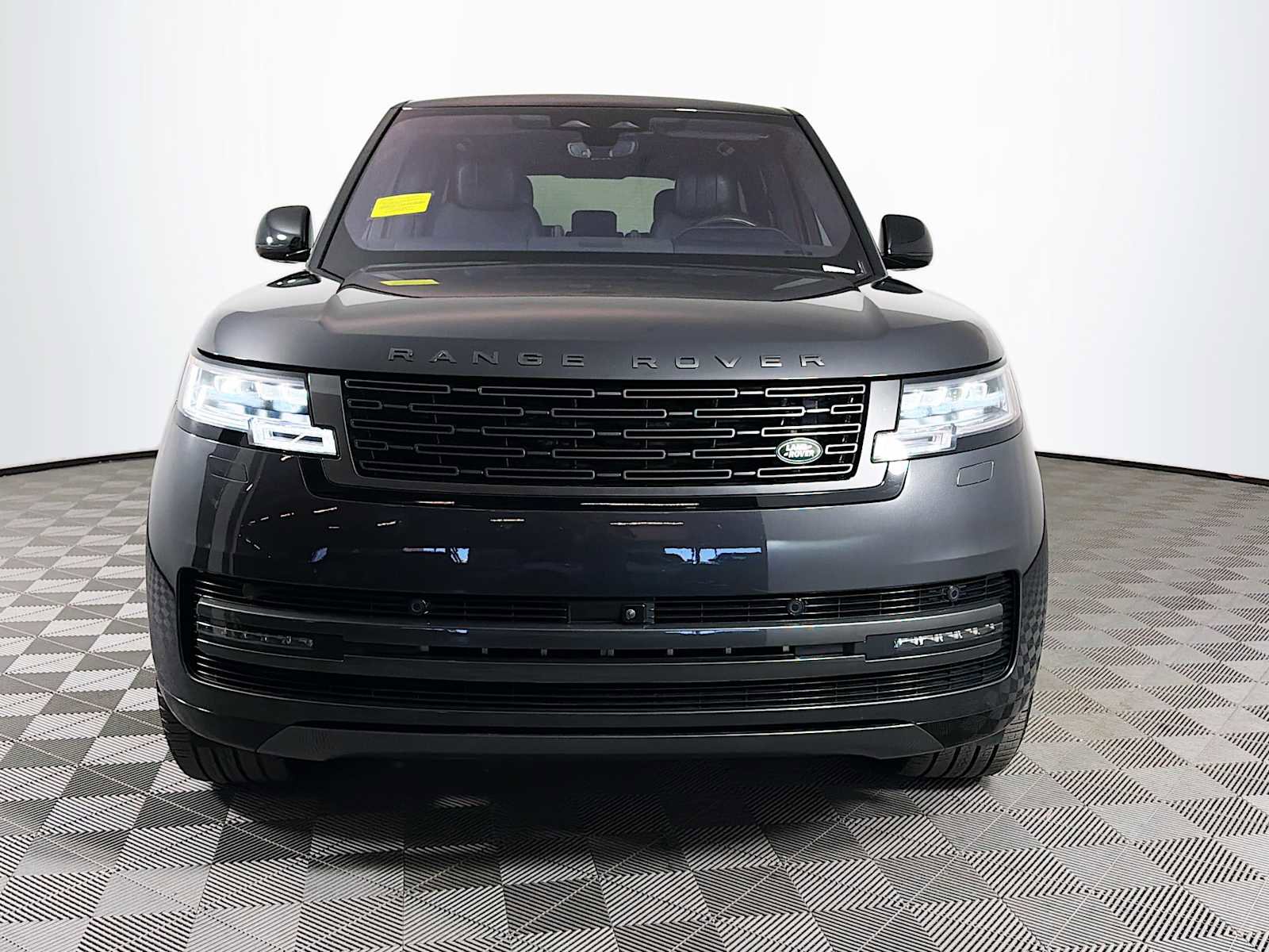 Used 2023 Land Rover Range Rover SE AWD/4WD image 2