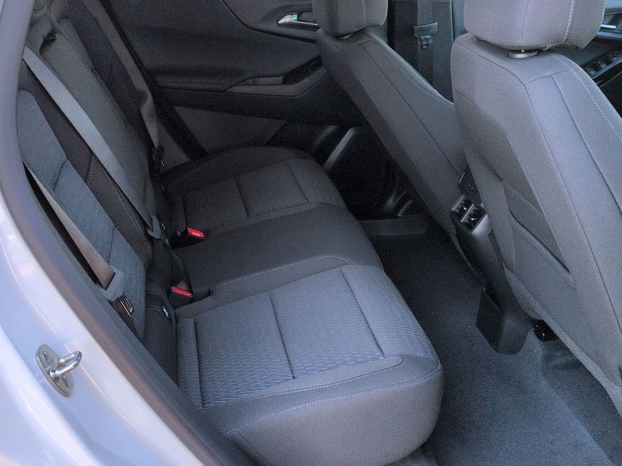 New 2026 Chevrolet Equinox LT w/ Safety and Technology Package FWD image 23