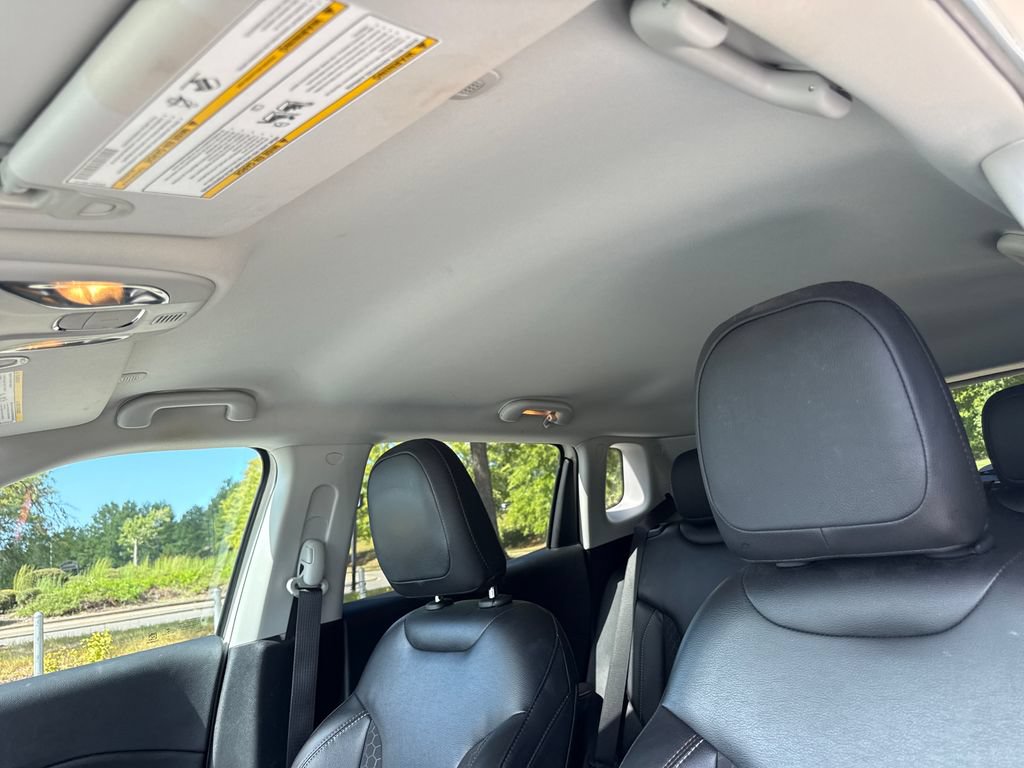 Used 2020 Jeep Compass Latitude FWD image 30