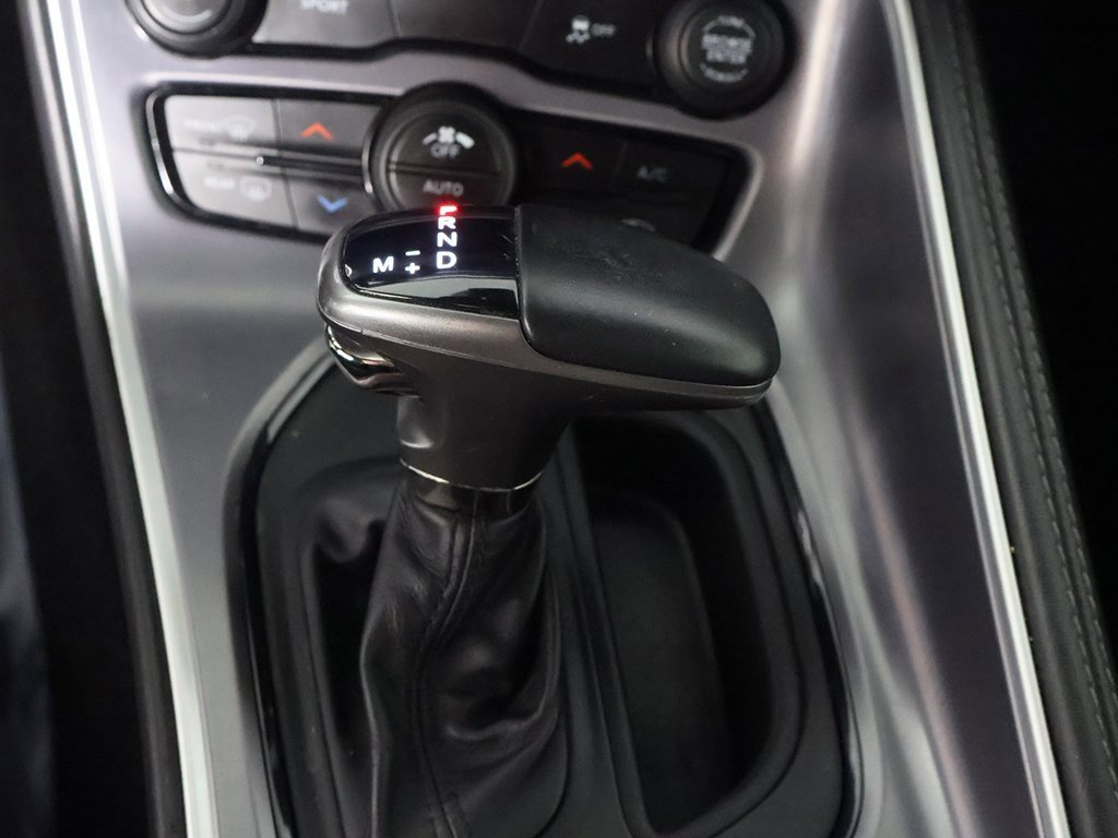 Used 2019 Dodge Challenger SXT image 36