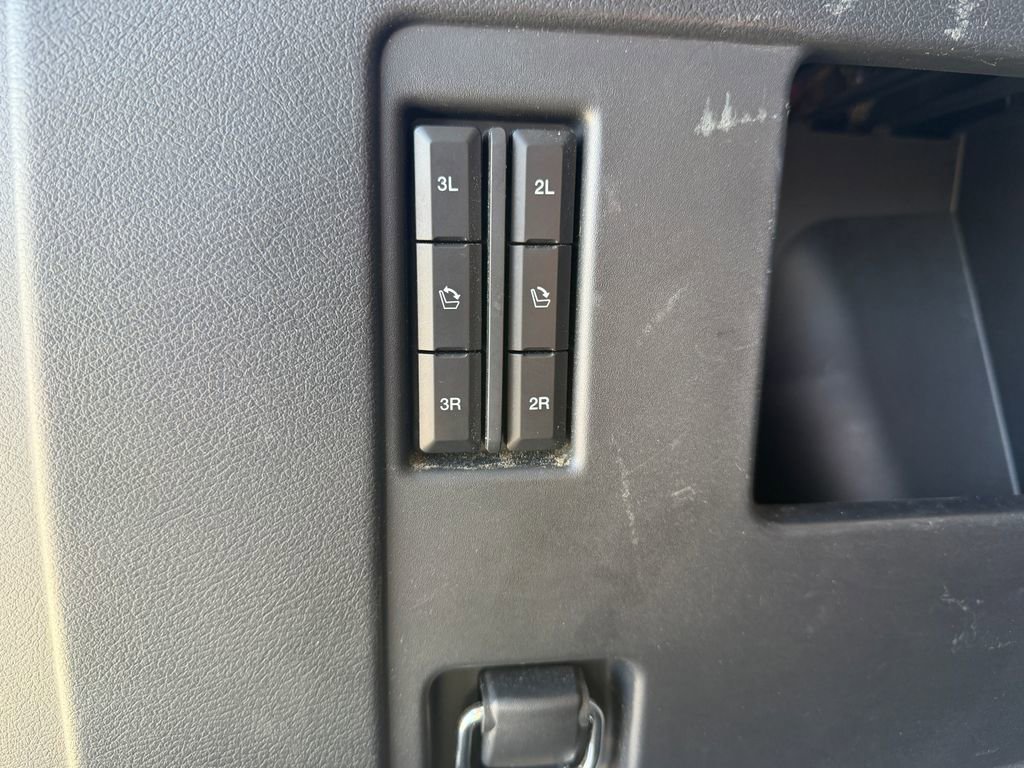 Used 2024 Ford Expedition Limited image 12