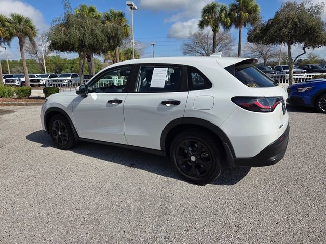 Used 2023 Honda HR-V LX image 9