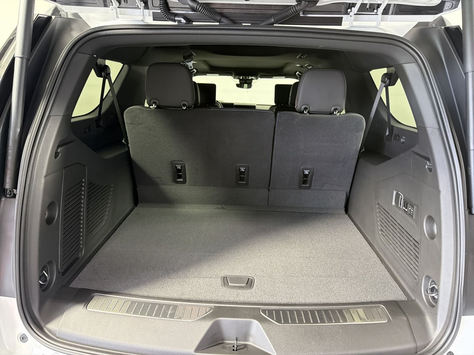 New 2026 GMC Yukon XL AT4 w/ AT4 Premium Plus Package AWD/4WD image 27