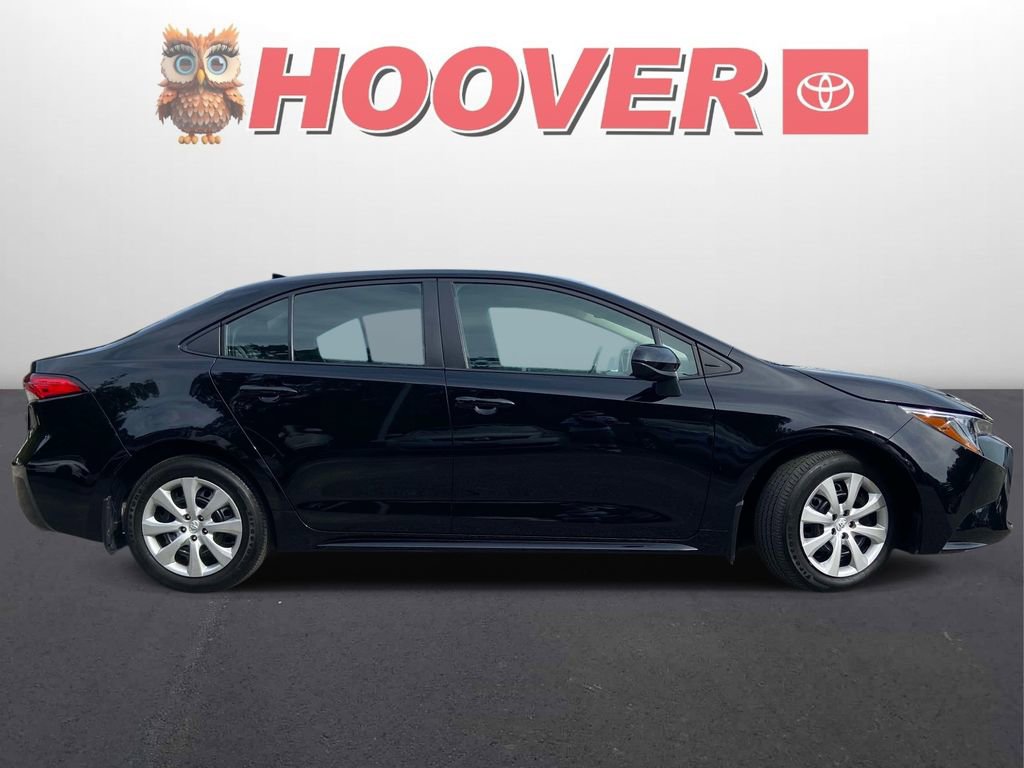 Used 2025 Toyota Corolla LE FWD image 2