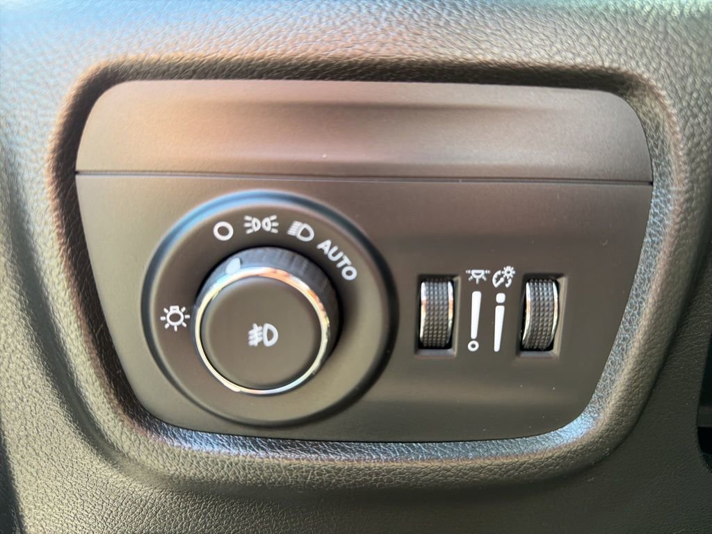 Used 2024 Jeep Grand Cherokee L Limited w/ Luxury Tech Group II AWD/4WD image 55