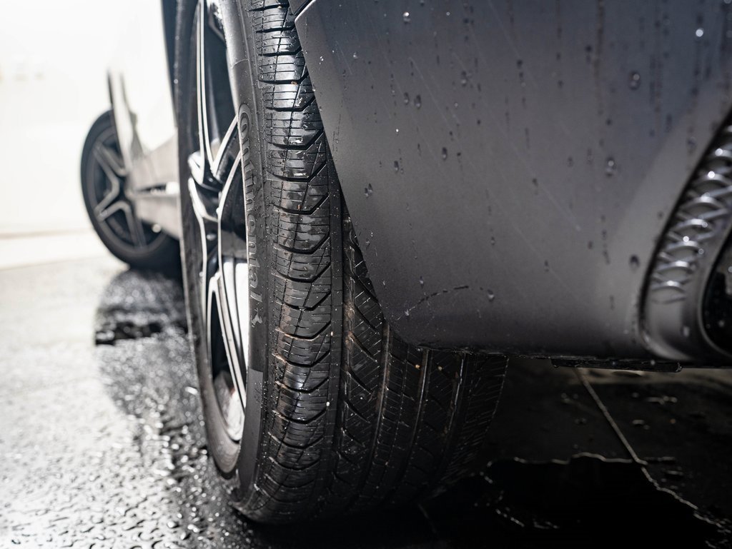 Certified 2024 Mercedes-Benz GLB 250 4MATIC image 39