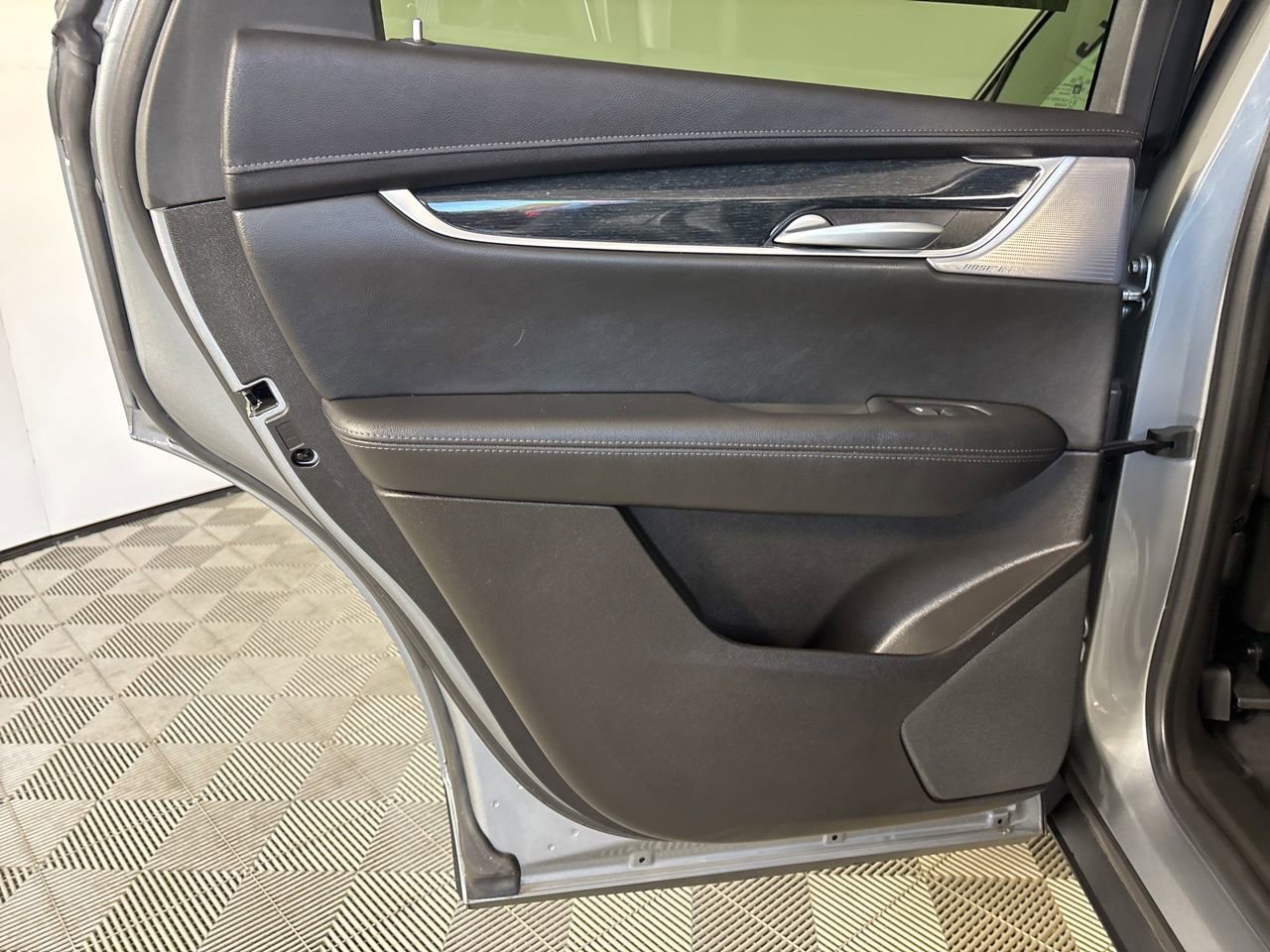 Used 2025 Cadillac XT5 Premium Luxury image 21