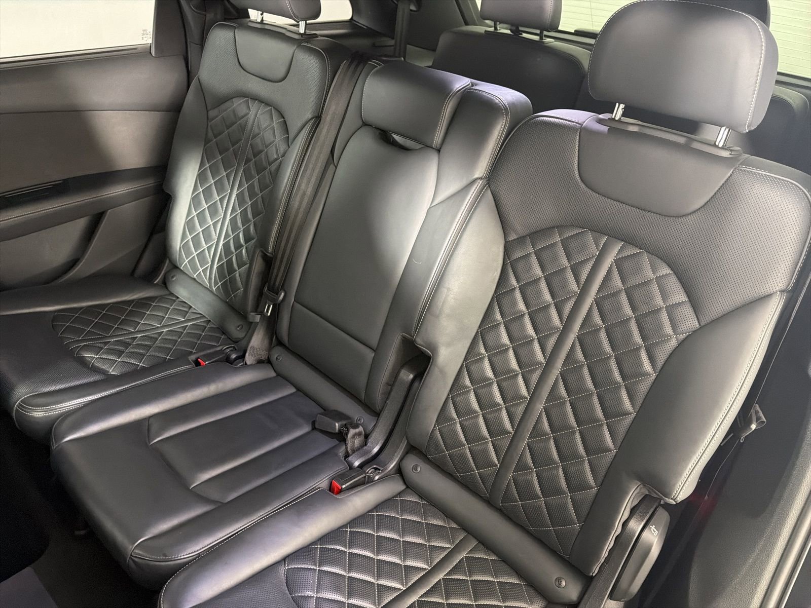 Used 2023 Audi SQ7 Premium Plus w/ Executive Package image 10