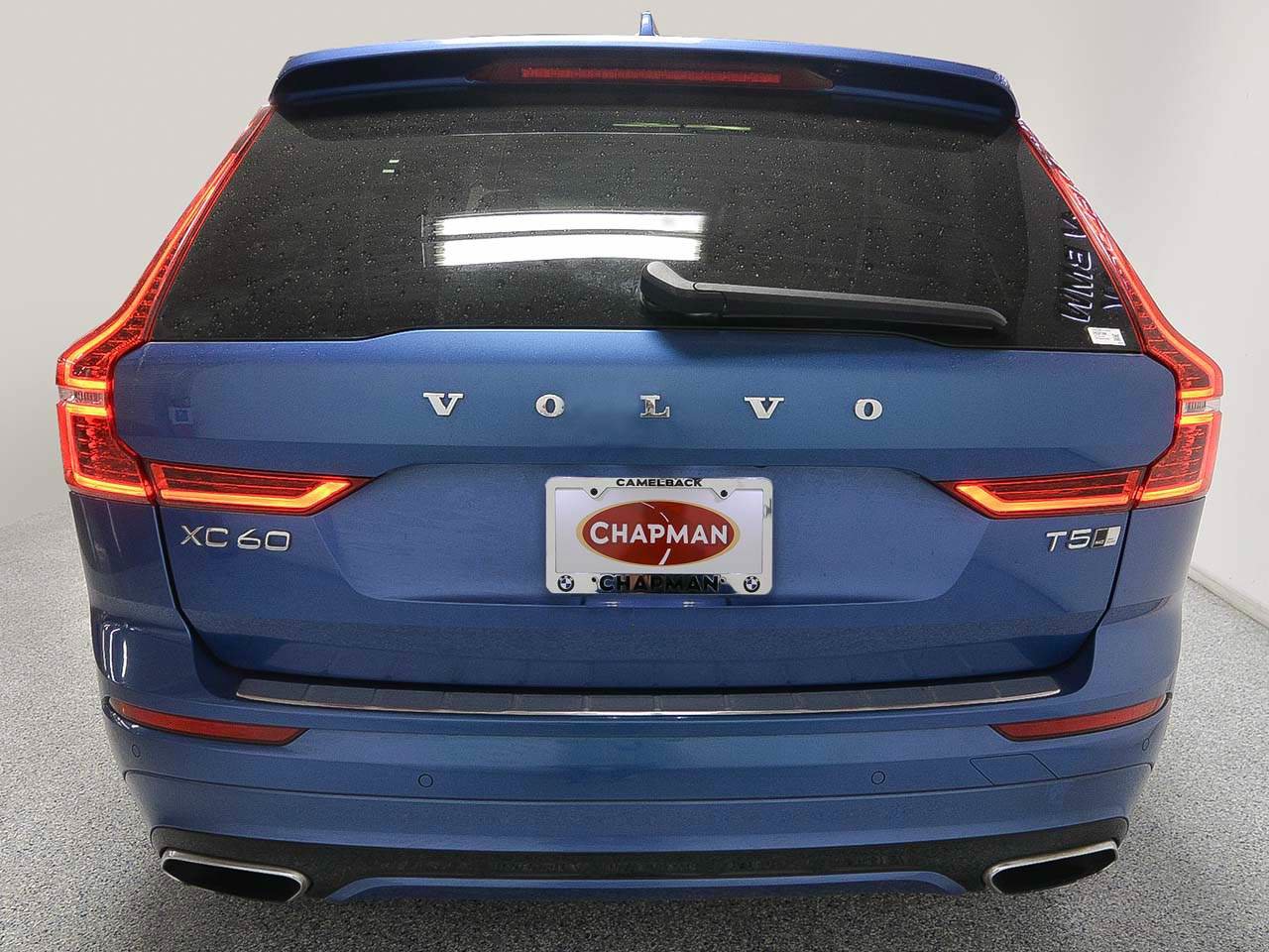 Used 2021 Volvo XC60 T5 R-Design w/ Advanced Package AWD/4WD image 4