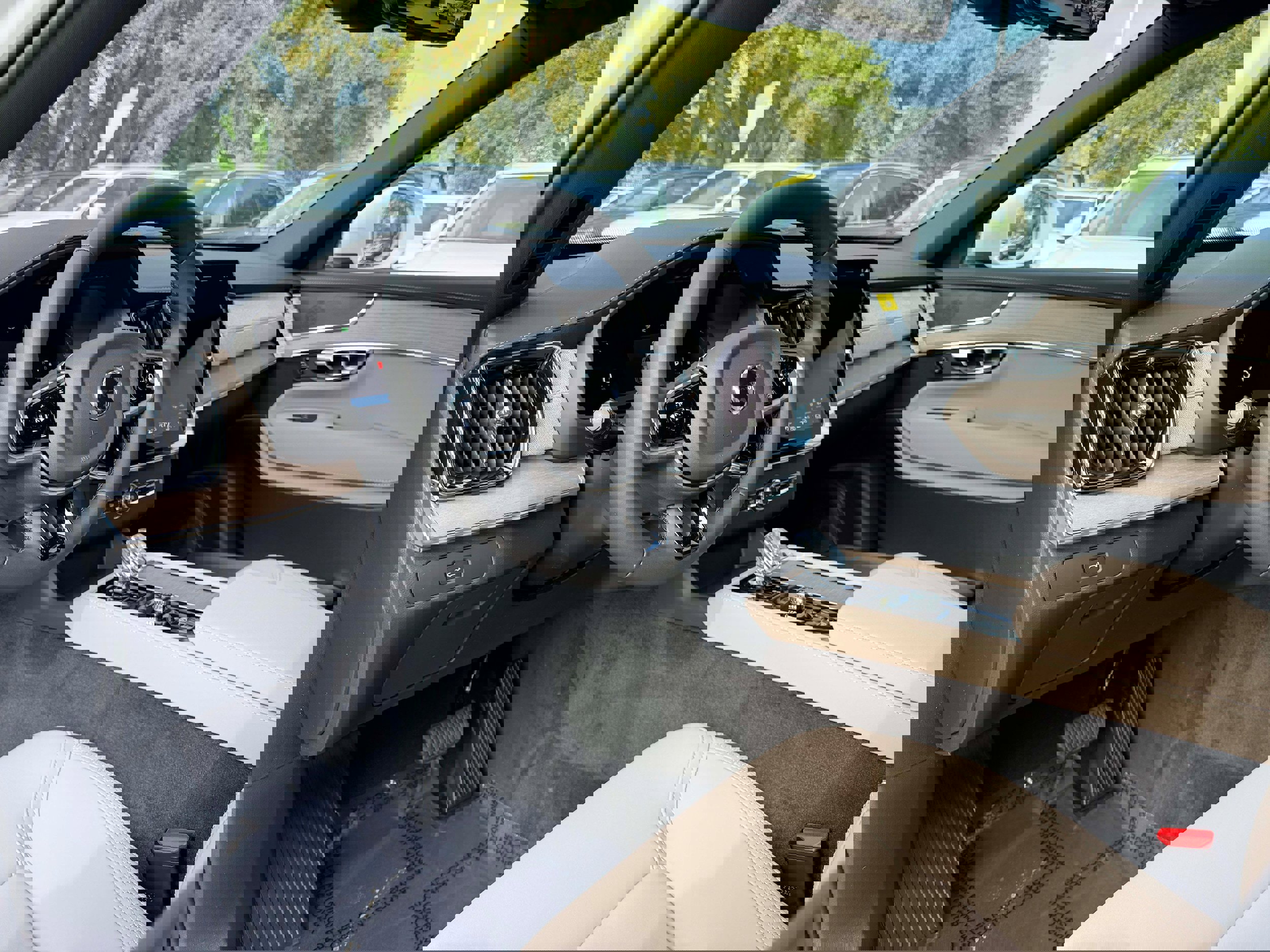 New 2026 Volvo XC90 B5 Core image 11