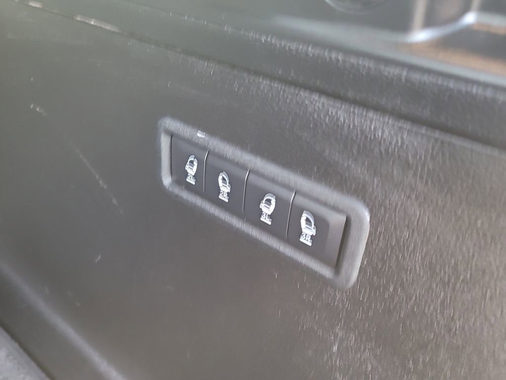 Used 2022 Jeep Wagoneer Series III w/ Premium Group I image 9