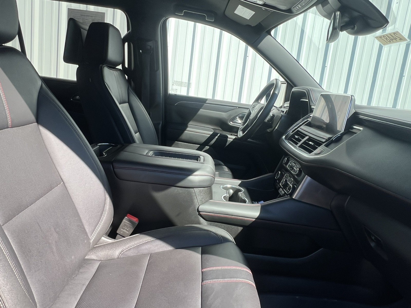 Used 2024 Chevrolet Suburban RST RWD image 21