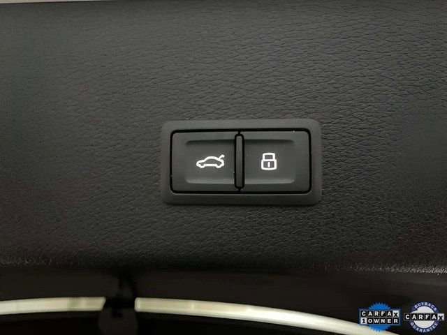 Used 2024 Audi Q8 e-tron Premium image 8