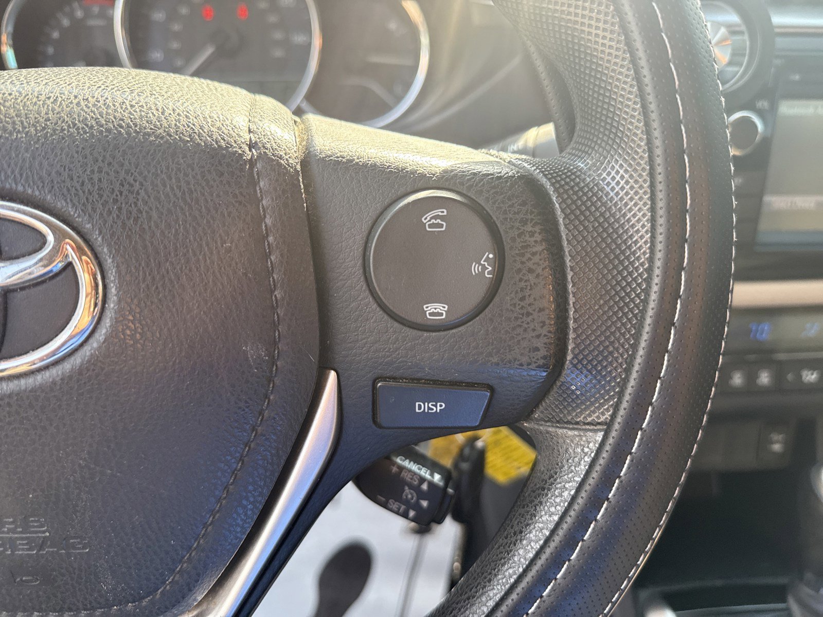 Used 2016 Toyota Corolla LE FWD image 18