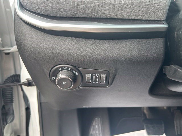 Used 2022 Jeep Compass Latitude FWD image 18