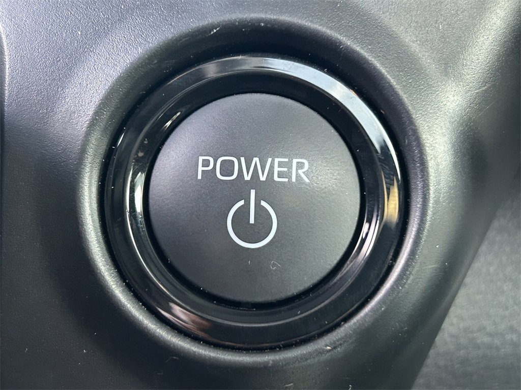 Used 2025 Toyota Sienna XSE image 28