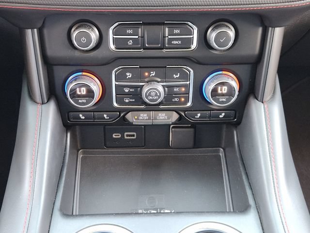 Used 2022 Chevrolet Suburban RST w/ Luxury Package AWD/4WD image 20