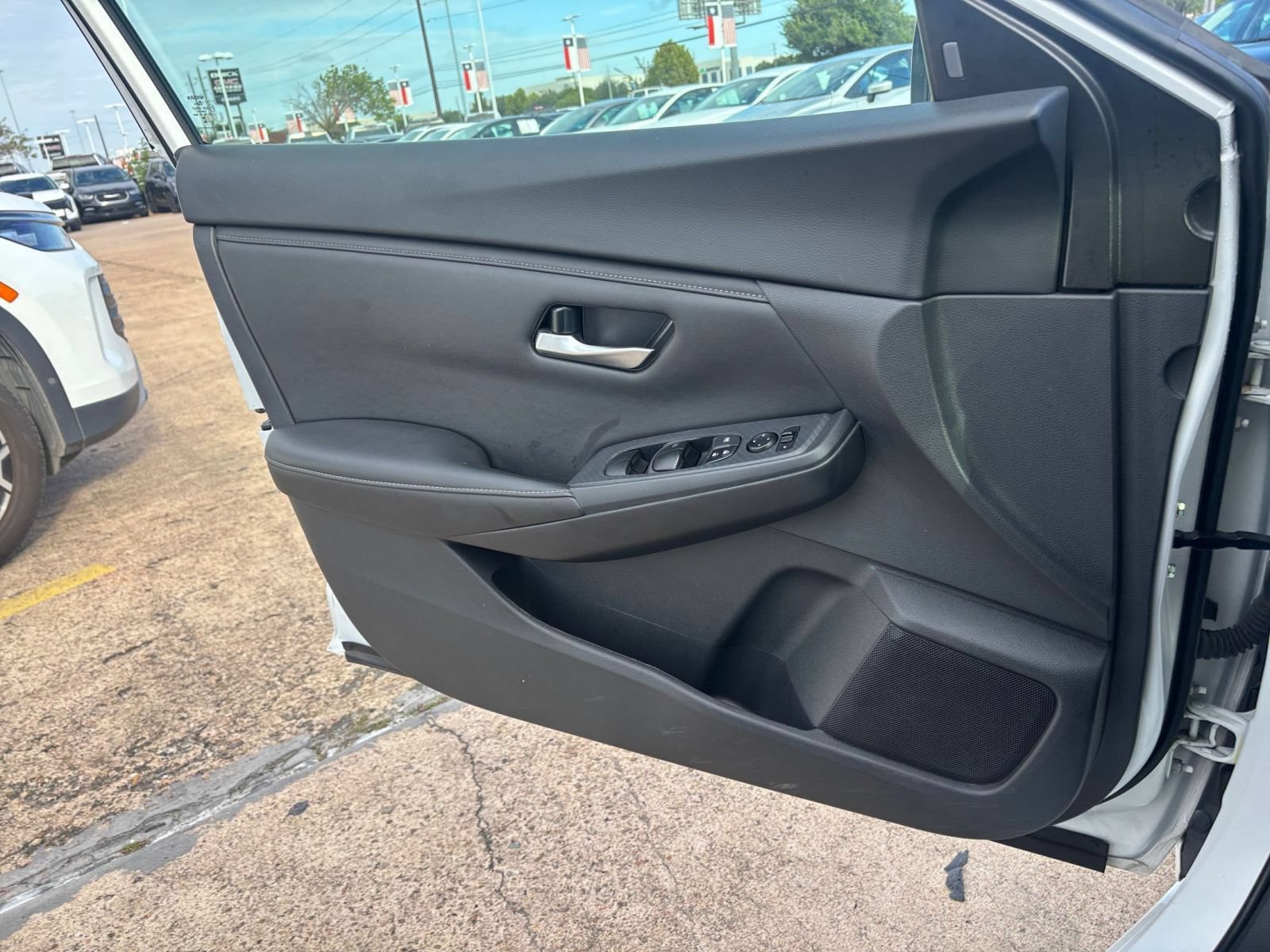 Used 2025 Nissan Sentra SV FWD image 18