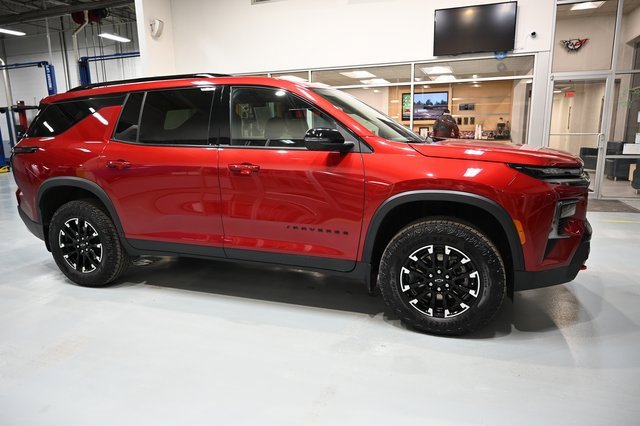 Used 2024 Chevrolet Traverse Z71 w/ LPO, Floor Liner Package image 4