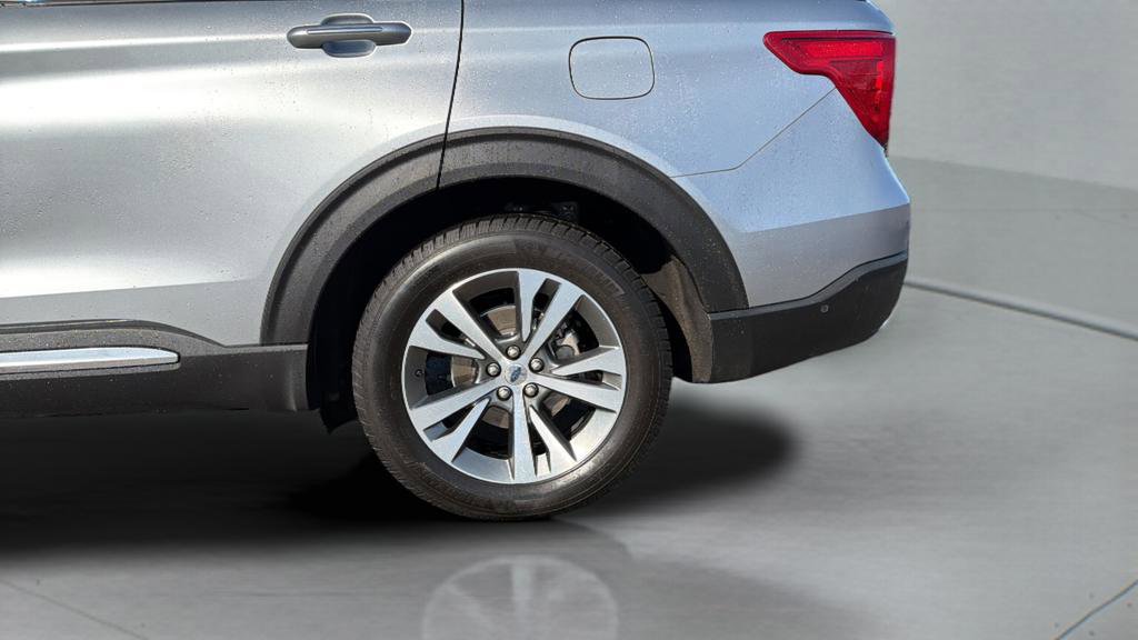 Used 2020 Ford Explorer Platinum w/ Premium Technology Package image 37