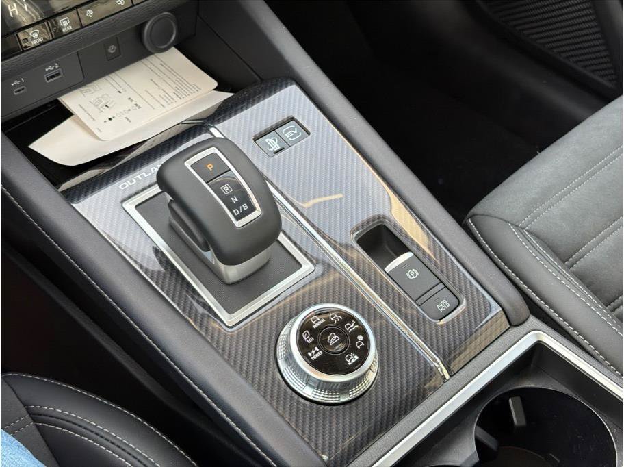 Used 2025 Mitsubishi Outlander Ralliart AWD/4WD image 10