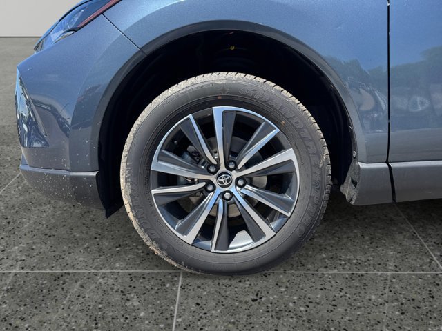 Used 2022 Toyota Venza LE AWD/4WD image 15