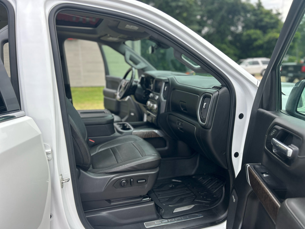 Used 2019 GMC Sierra 1500 Denali w/ Denali Ultimate Package image 12