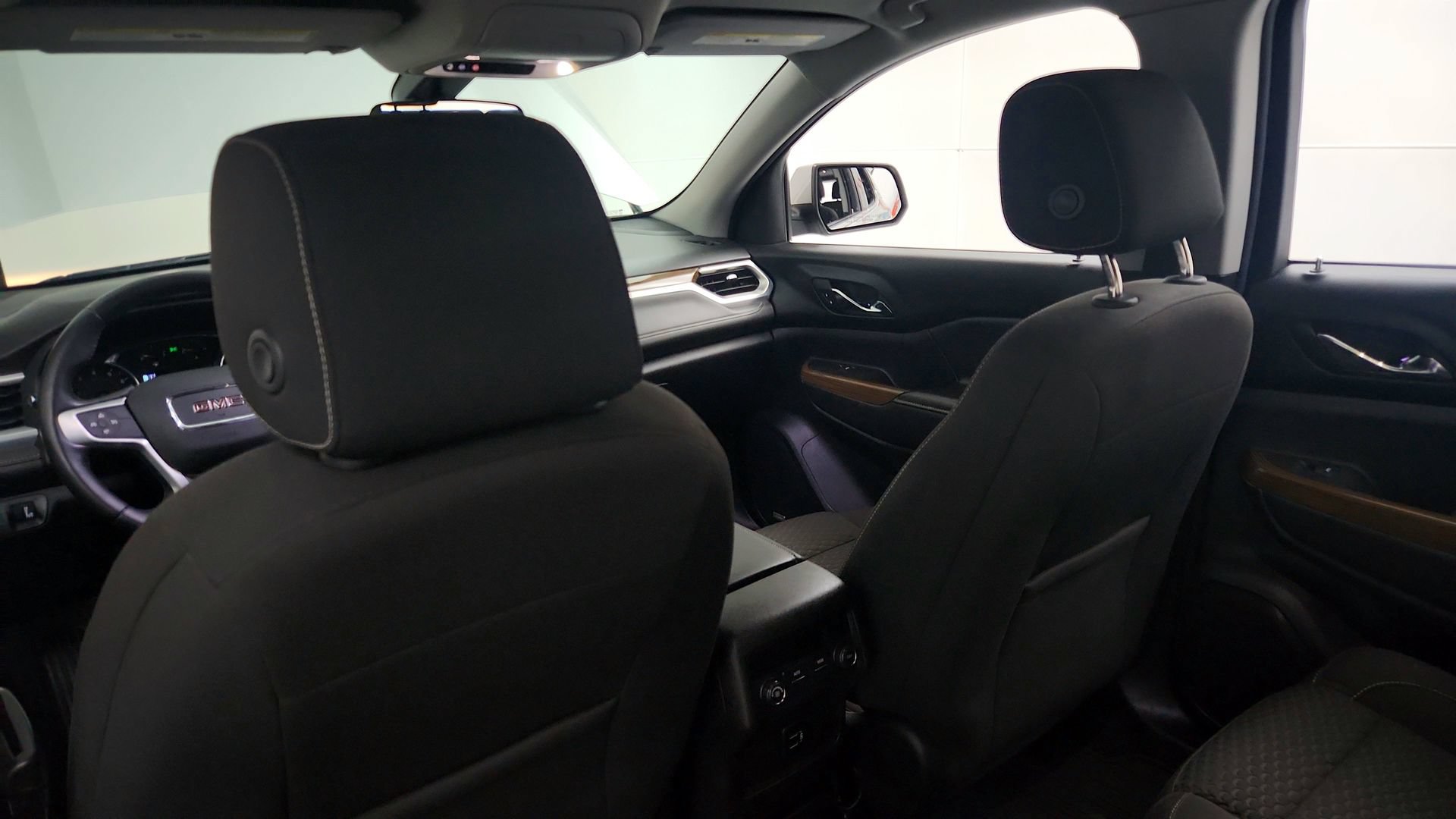 Used 2018 GMC Acadia SLE AWD/4WD image 24