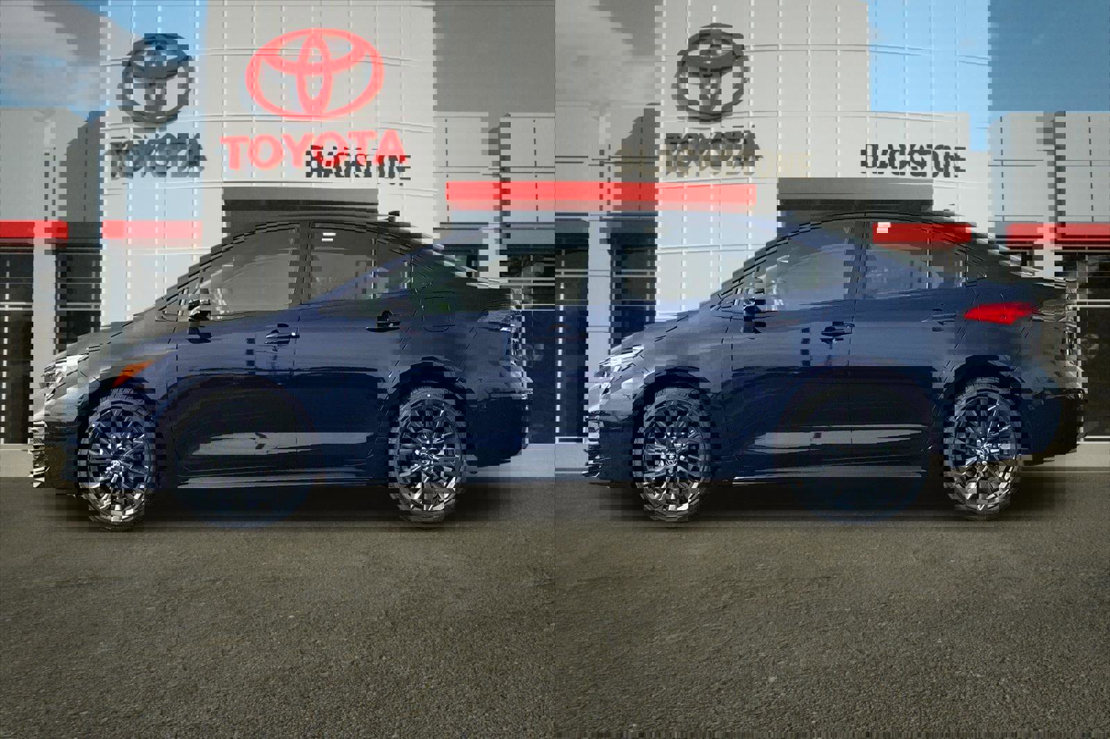 Certified 2026 Toyota Corolla SE w/ SE Premium Package image 6