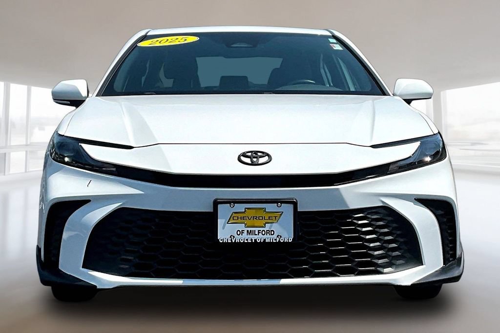 Used 2025 Toyota Camry SE w/ Convenience Package AWD/4WD image 2