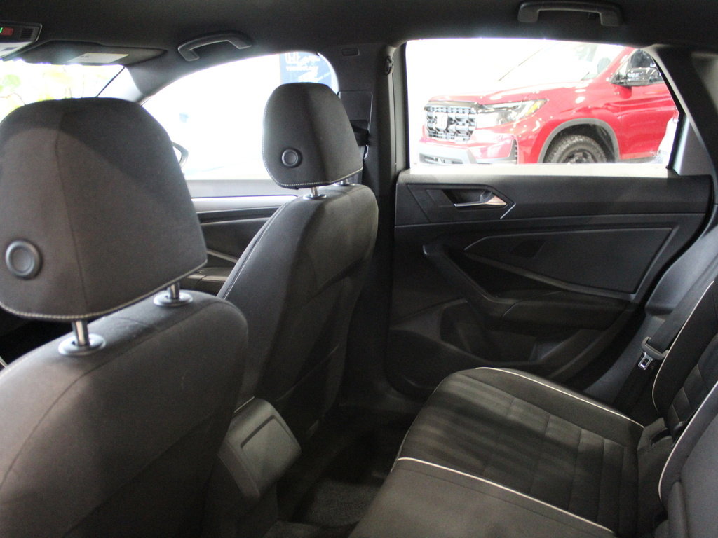 Used 2023 Volkswagen Jetta Sport image 16