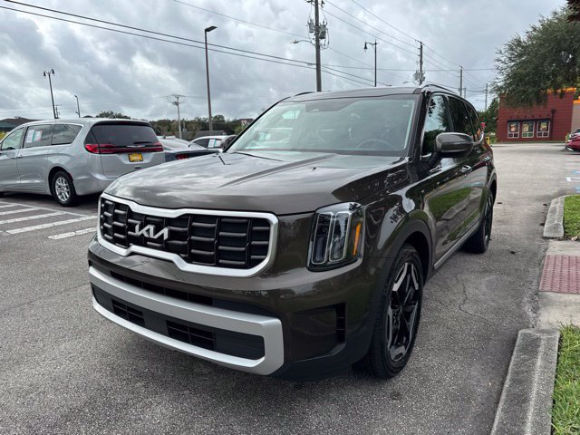 Used 2025 Kia Telluride S FWD image 4