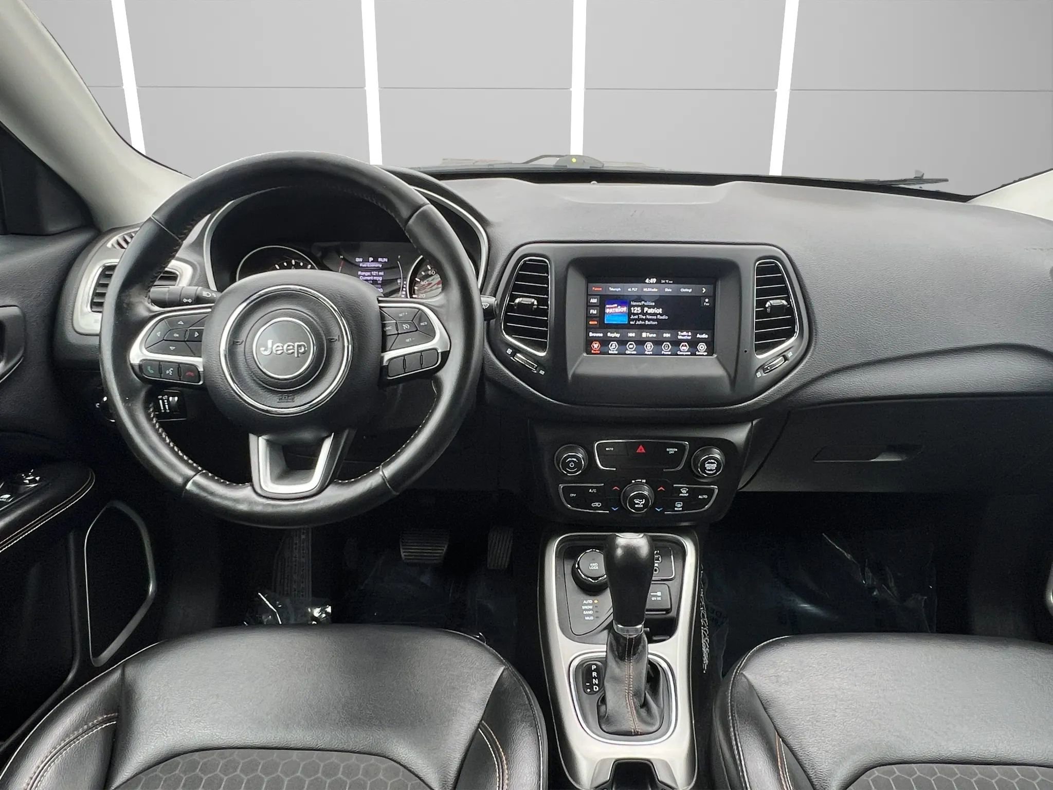 Used 2019 Jeep Compass Latitude image 15