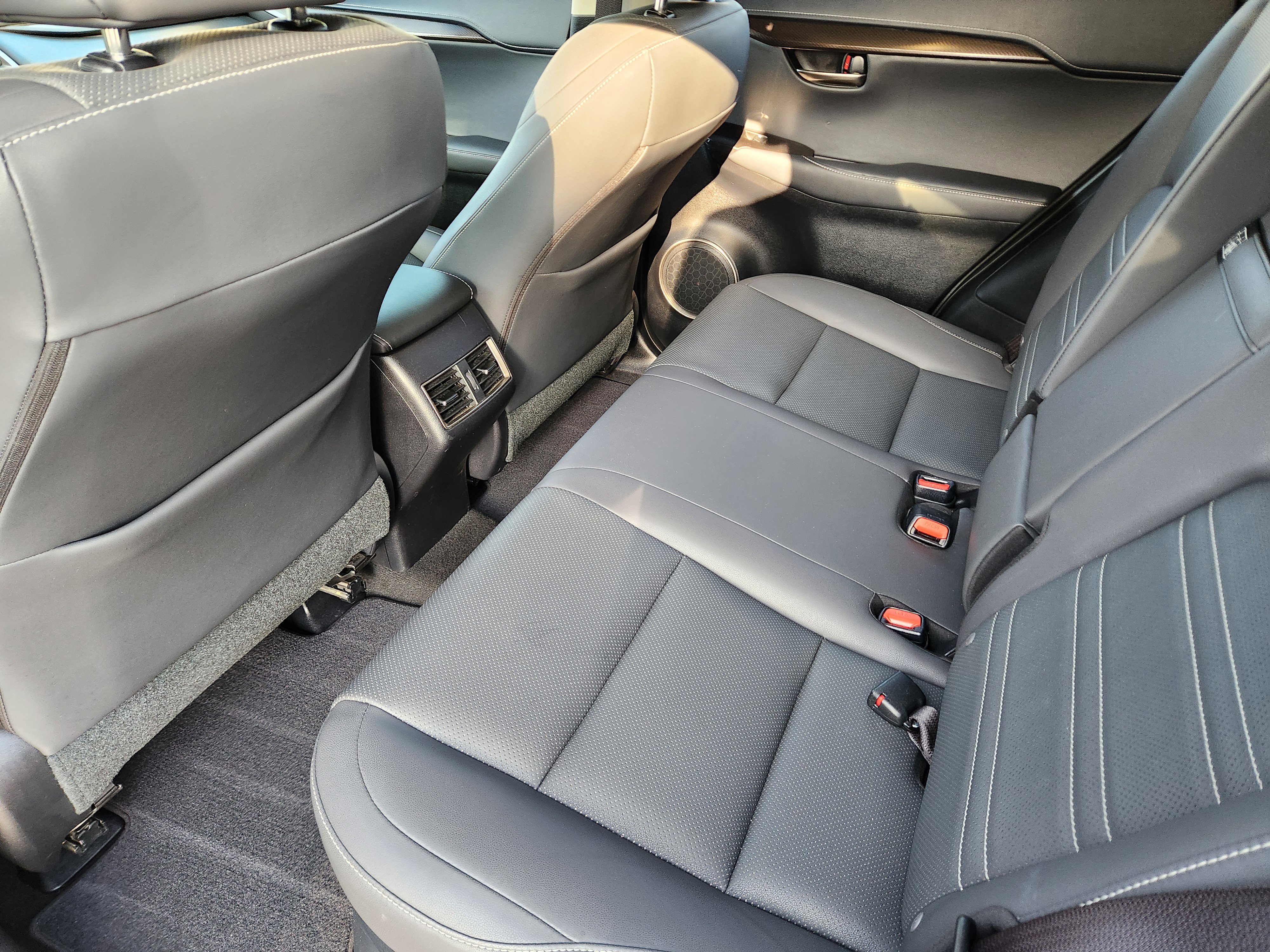 Used 2018 Lexus NX 300h AWD image 42