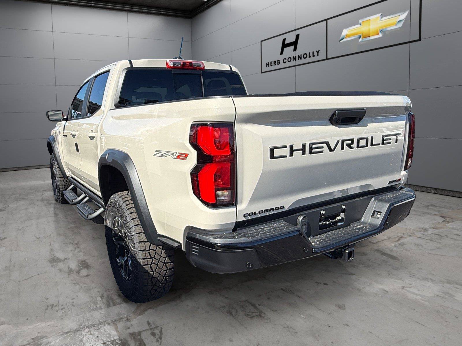 New 2026 Chevrolet Colorado ZR2 w/ Technology Package AWD/4WD image 3