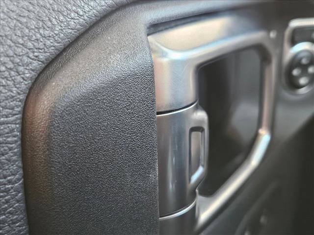 Used 2023 Jeep Gladiator Overland image 18