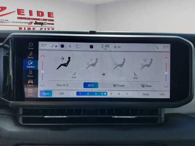 New 2025 Jeep Gladiator Willys image 17