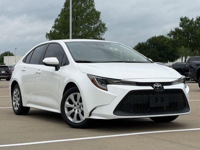 Certified 2022 Toyota Corolla LE image 2