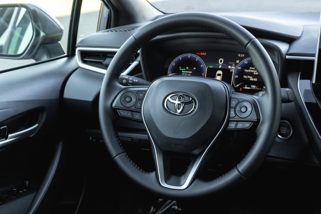 Used 2026 Toyota Corolla SE w/ SE Package FWD image 26