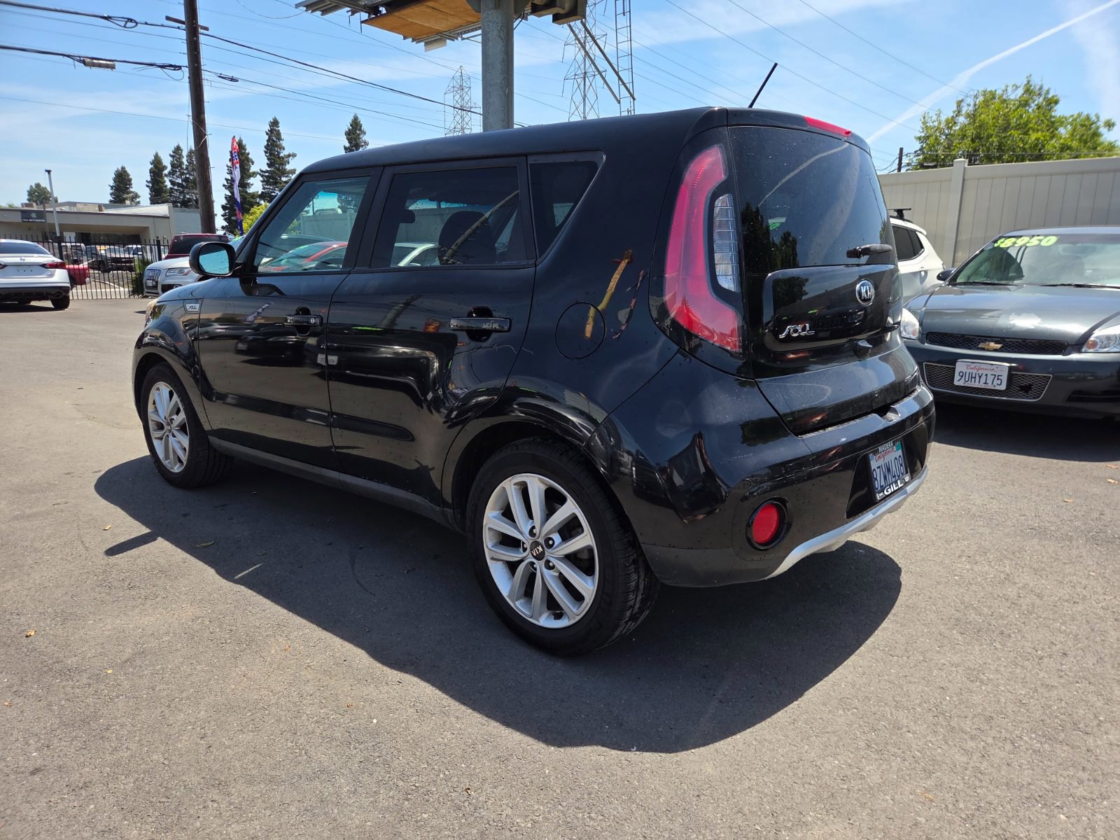 Used 2018 Kia Soul + FWD image 2