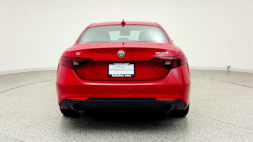 Used 2022 Alfa Romeo Giulia Sprint AWD/4WD image 6